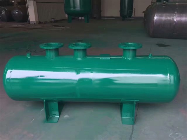 中站中站中站蒸汽分气缸